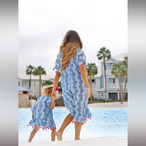 Women’s Classic Whimsy Blue Leaf Print Caftan Swim Cover-Up - NWT - Picture 3 of 5